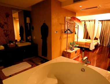 上海养生会所的黄昏恋：当爱情遇上八十岁